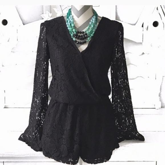 Mimi Chica Pants - MiMi Chica Black Lace Romper Belle Sleeves Size XS